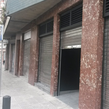 Limpieza de fachada de marmol rojo en Bilbao