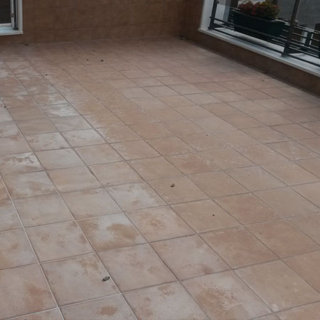 Limpieza de pavimento cerámico para Materiales de construcción Mª Antonia Zapirain