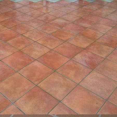 Limpieza y mantenimiento suelo baldosas cerámicas en Hondarribia