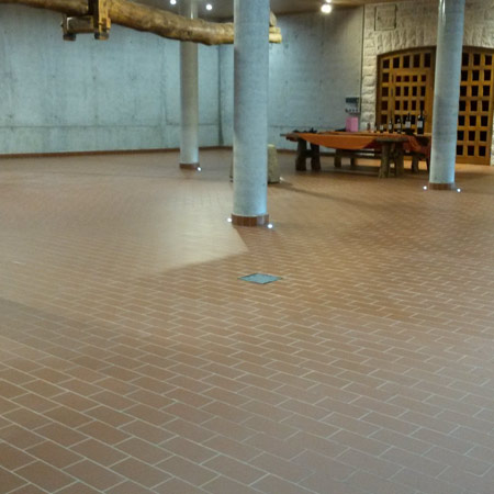 Limpieza suelo de porcelánico antiácido y junta epoxy en Izán (Burgos) despues