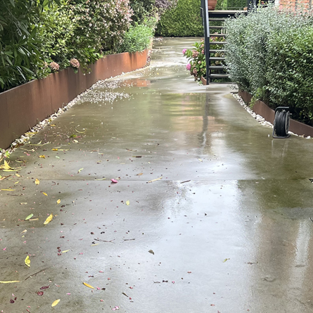 Limpieza y tratamiento de pavimento cementoso en Hondarribi (Guipuzkoa)